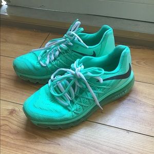 MINT GREEN NIKE AIR MAX